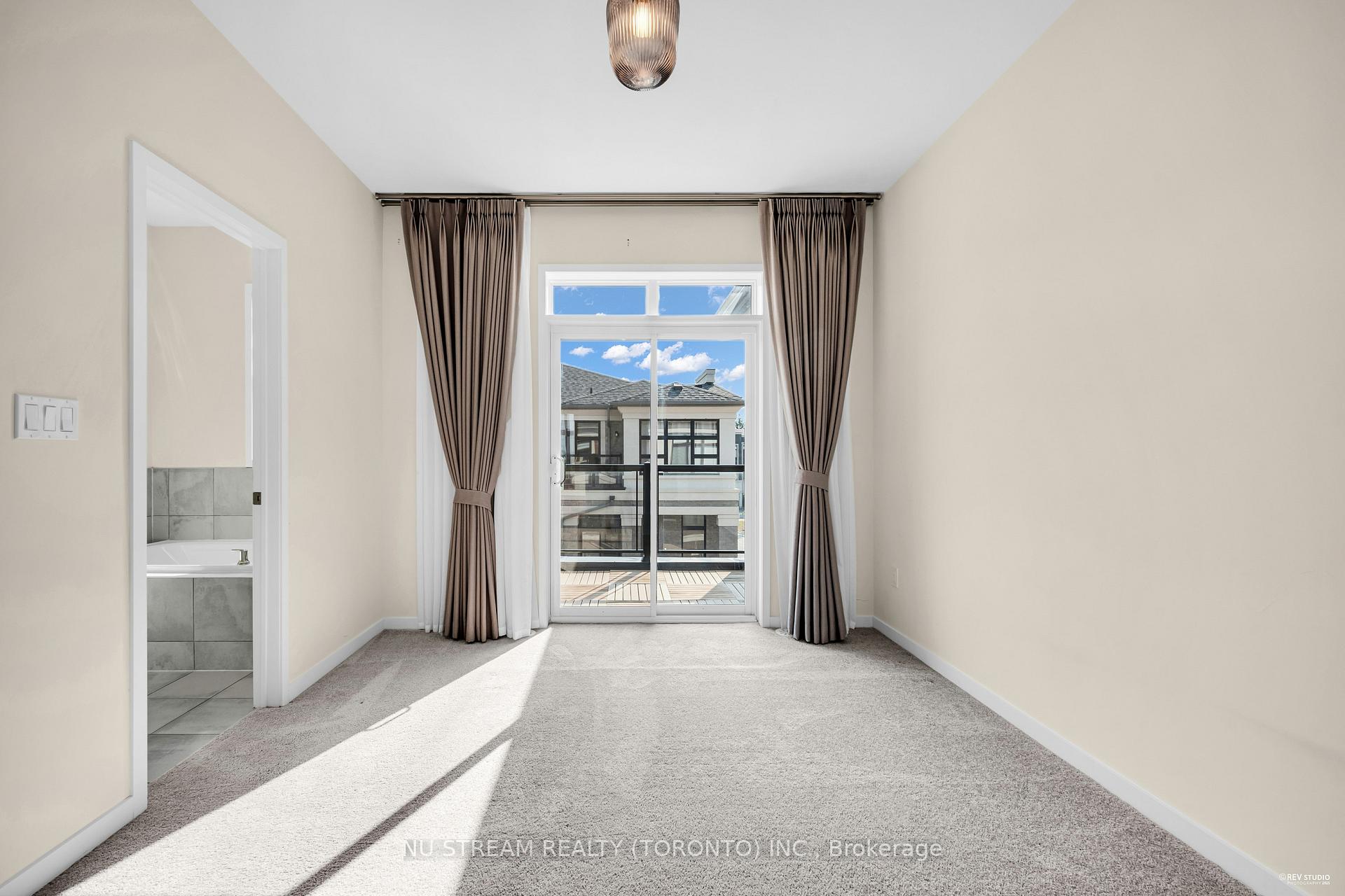 Photo 13 of 4 Pantheon Lane, Markham, Wismer — HOMEH