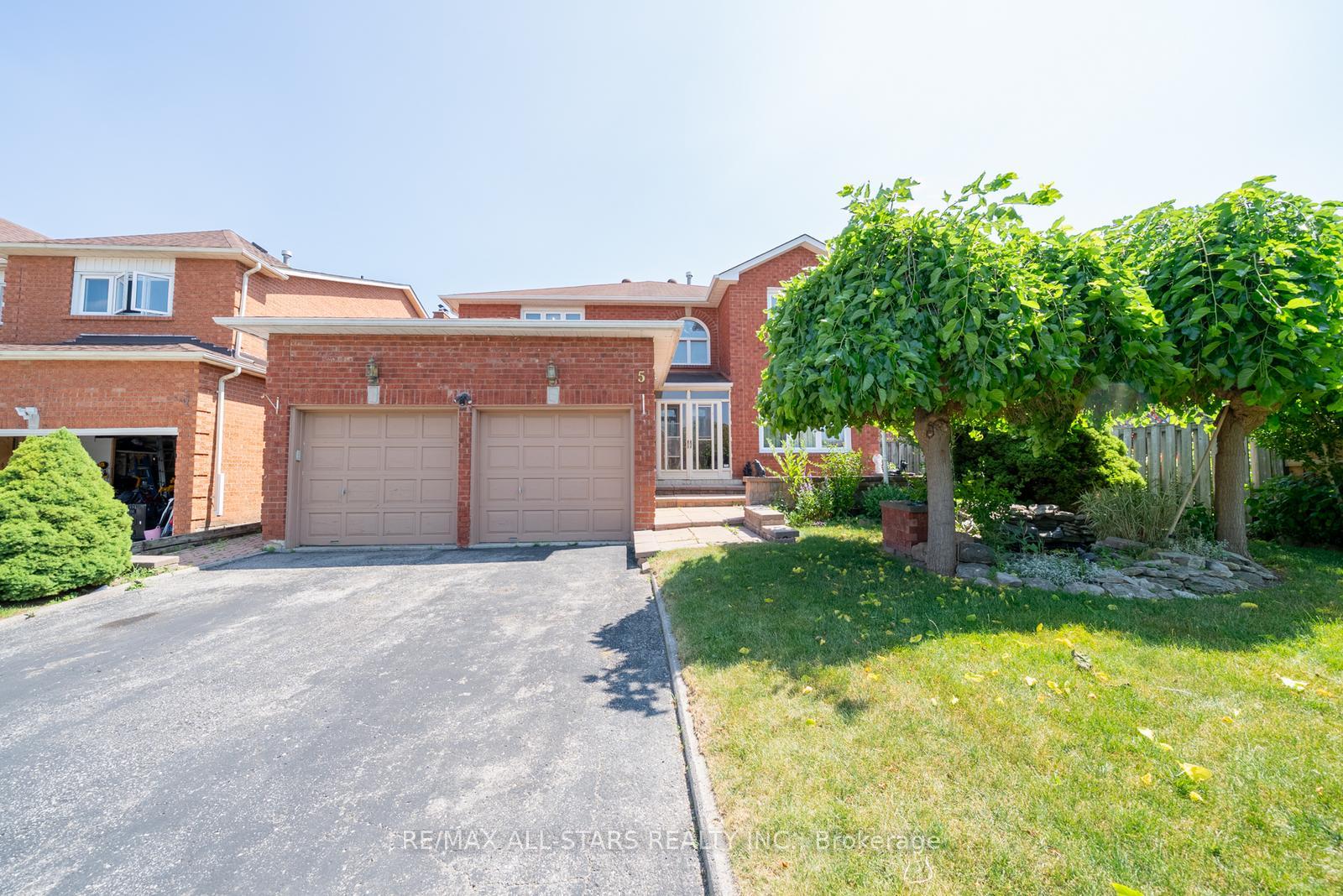 Photo 1 of 5 Janna Court, Markham, Village Green-South Unionville — HOMEH