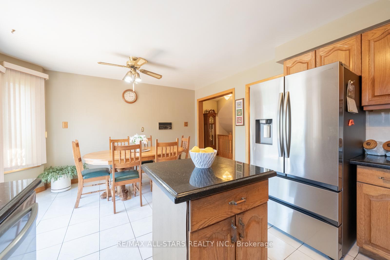 Photo 21 of 5 Janna Court, Markham, Village Green-South Unionville — HOMEH