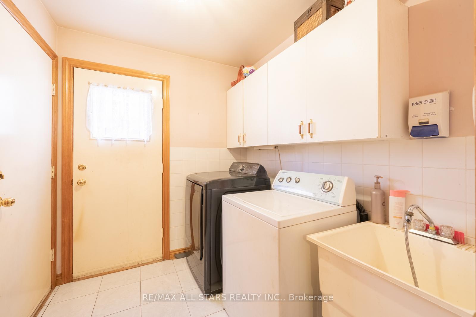Photo 23 of 5 Janna Court, Markham, Village Green-South Unionville — HOMEH