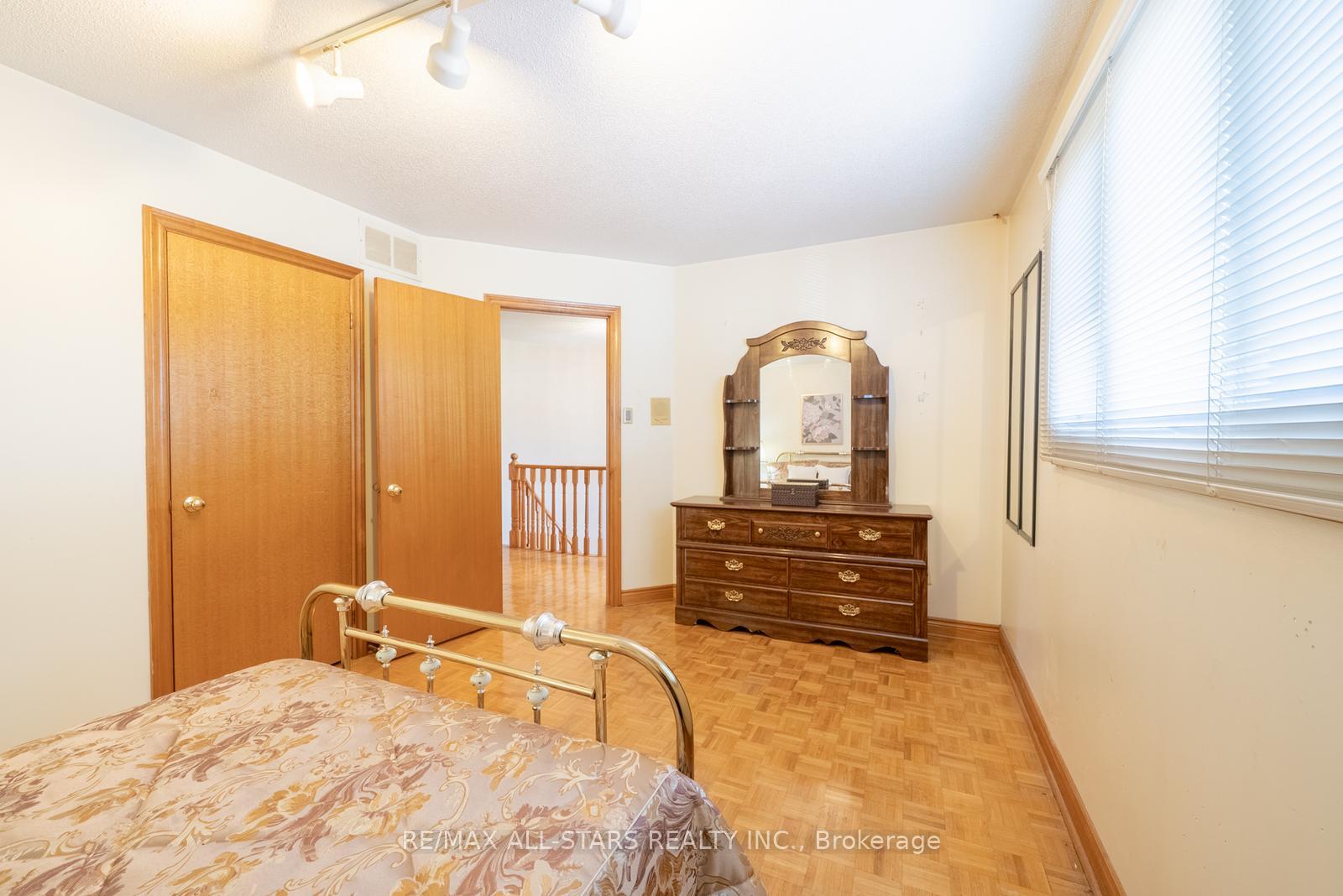 Photo 27 of 5 Janna Court, Markham, Village Green-South Unionville — HOMEH