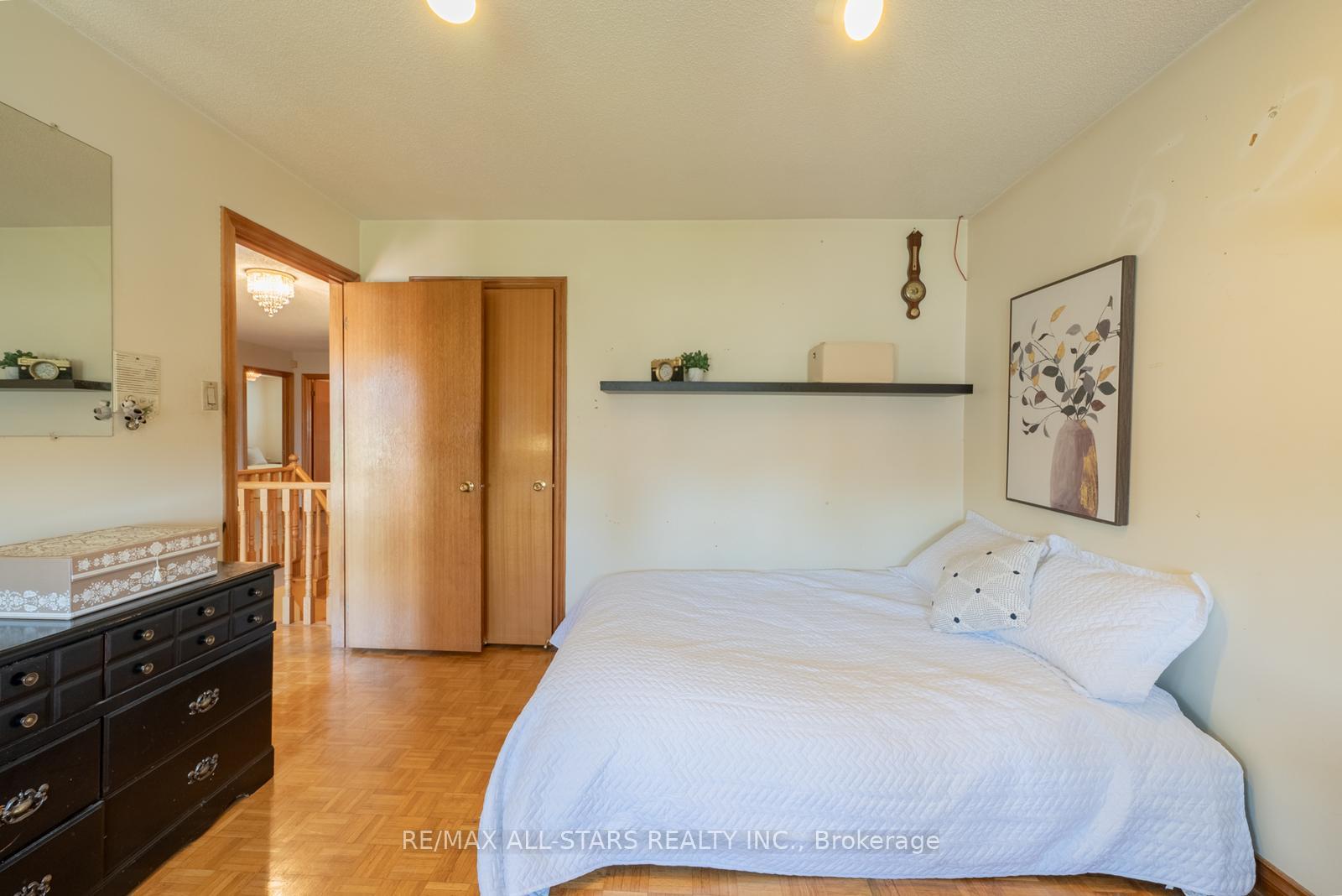 Photo 29 of 5 Janna Court, Markham, Village Green-South Unionville — HOMEH