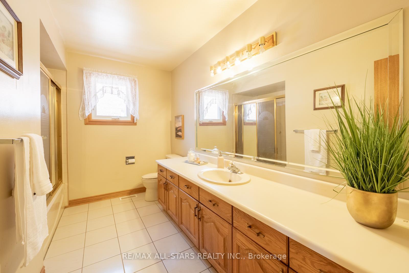 Photo 30 of 5 Janna Court, Markham, Village Green-South Unionville — HOMEH