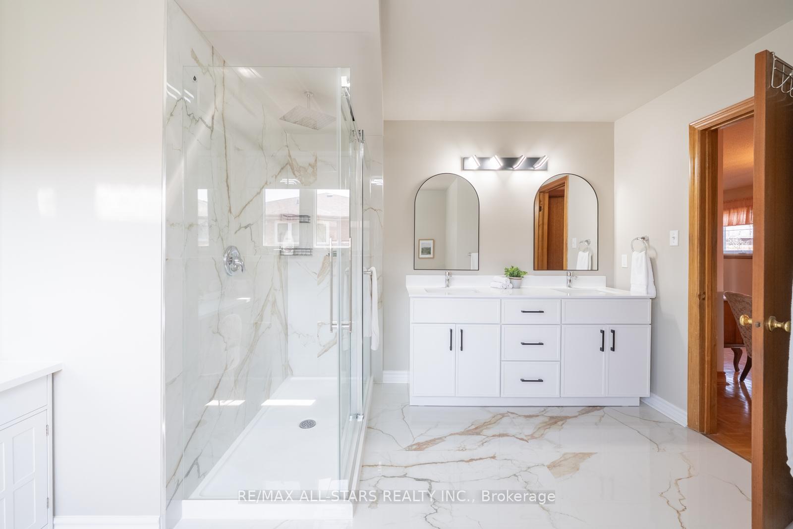 Photo 39 of 5 Janna Court, Markham, Village Green-South Unionville — HOMEH