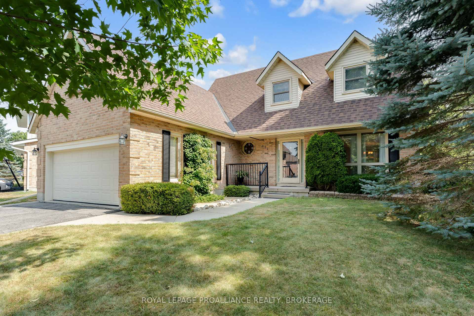 Front of 954 Mona Drive