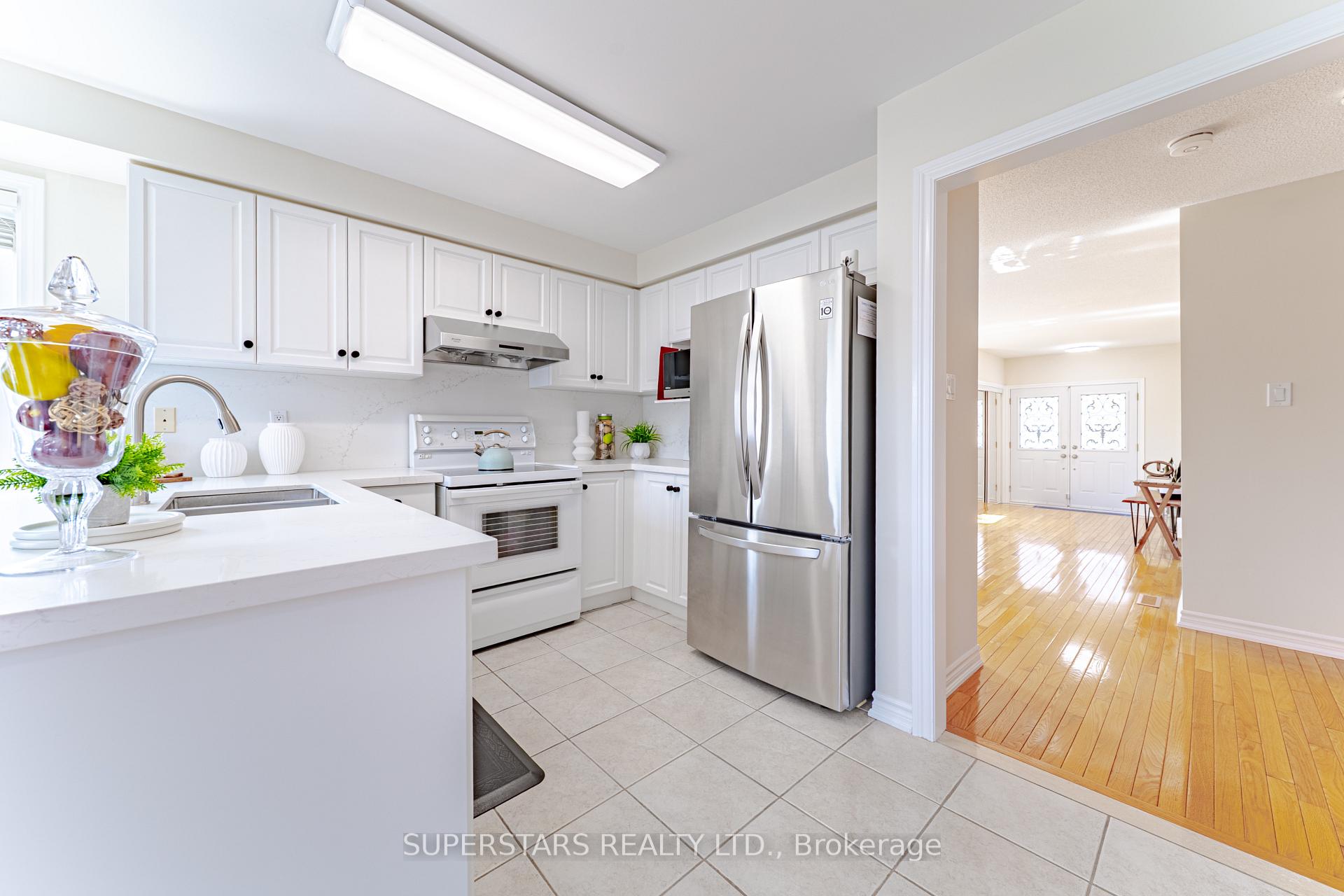 Photo 10 of 51 Ian Baron Avenue, Markham, Village Green-South Unionville — HOMEH