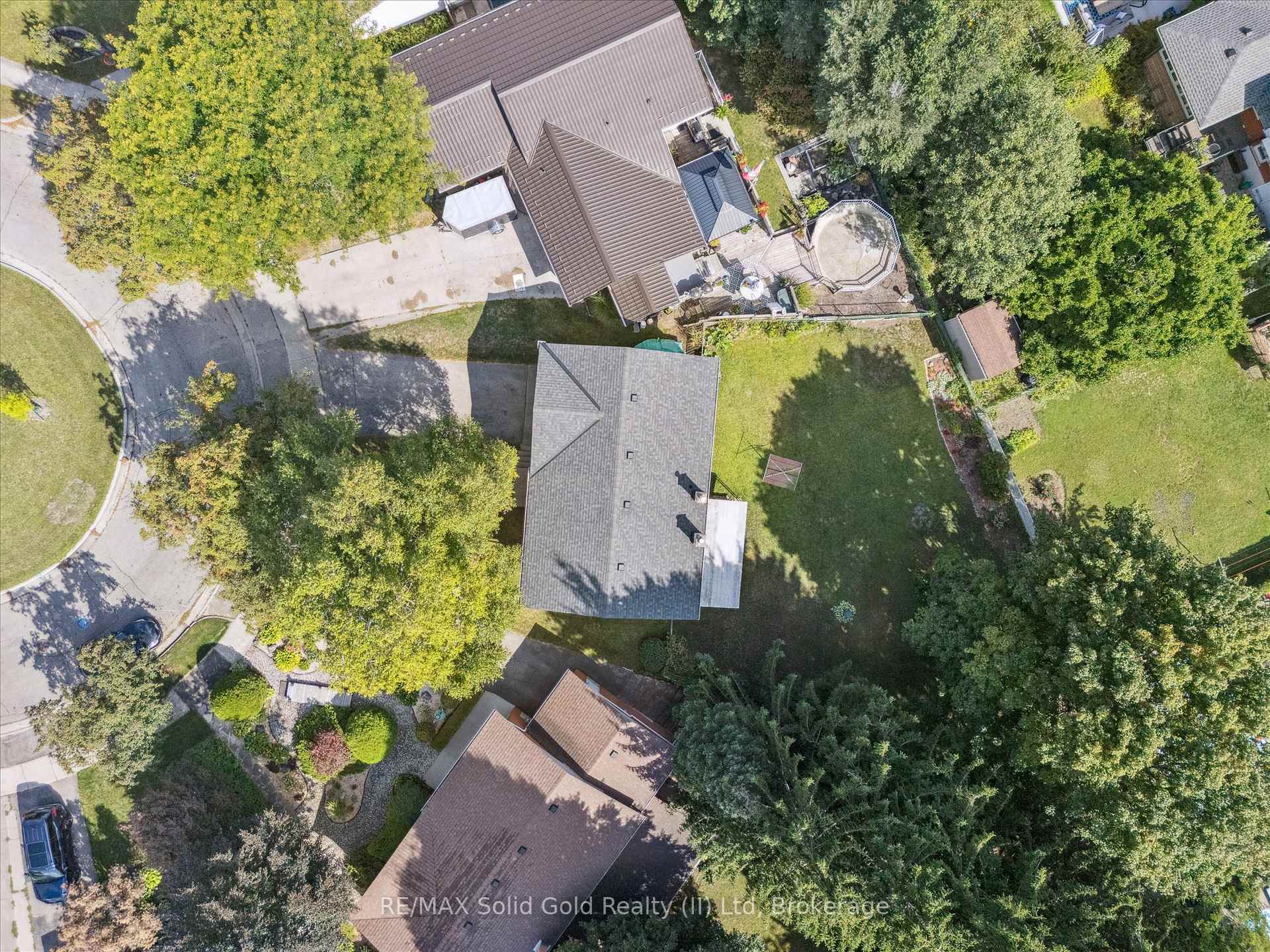 Photo 3 of 32 Lambert Place, Kitchener — HOMEH