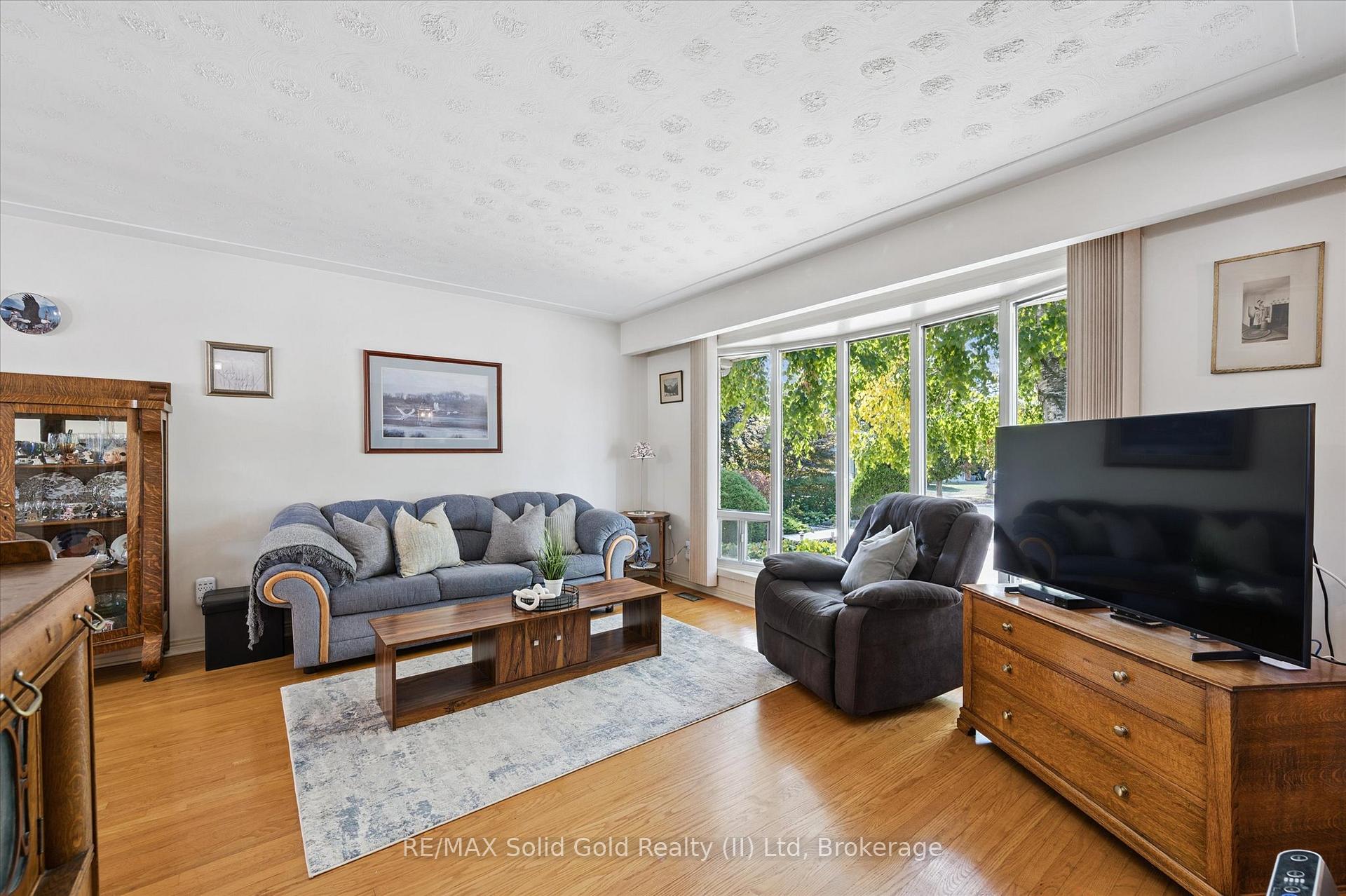 Photo 6 of 32 Lambert Place, Kitchener — HOMEH