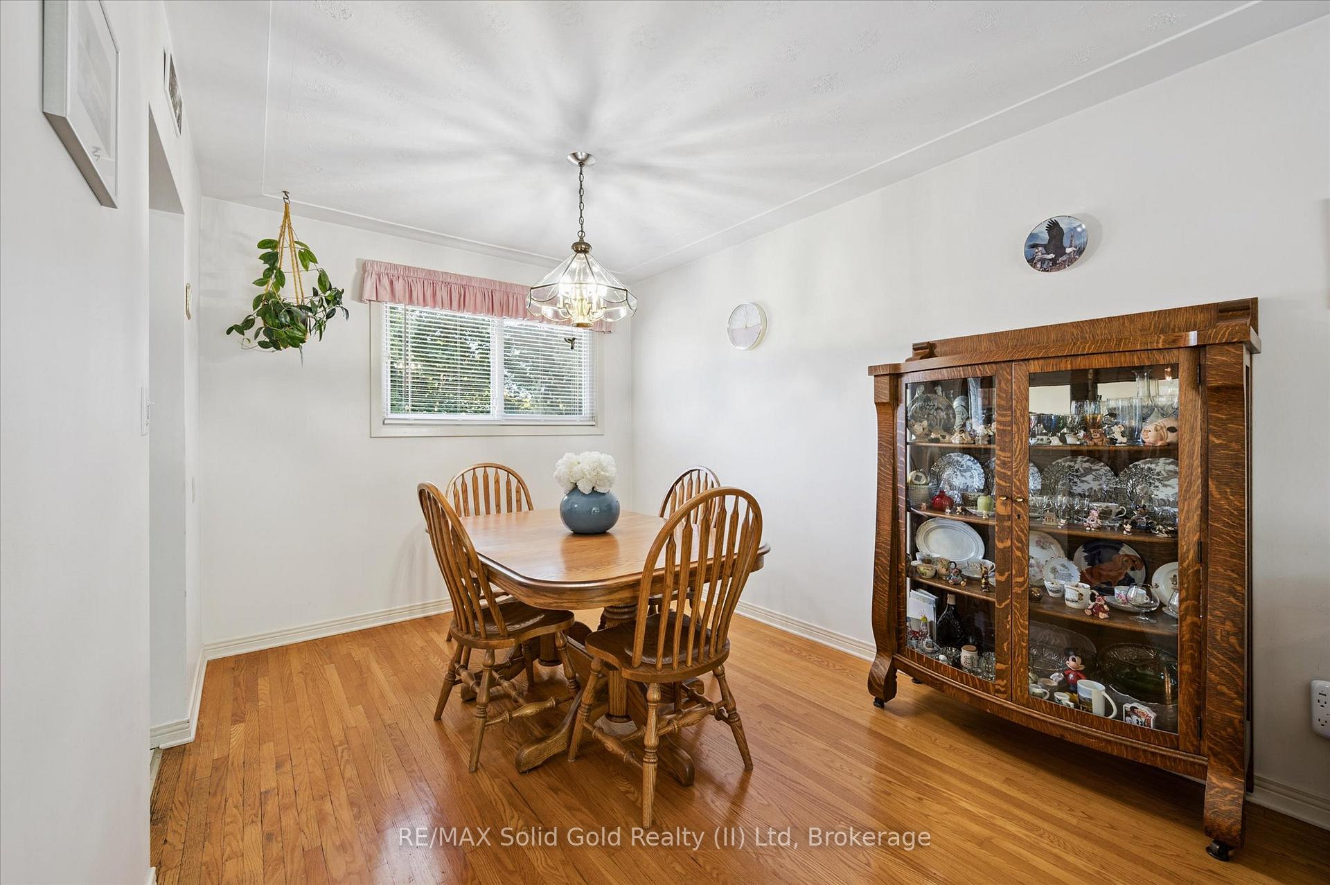 Photo 10 of 32 Lambert Place, Kitchener — HOMEH