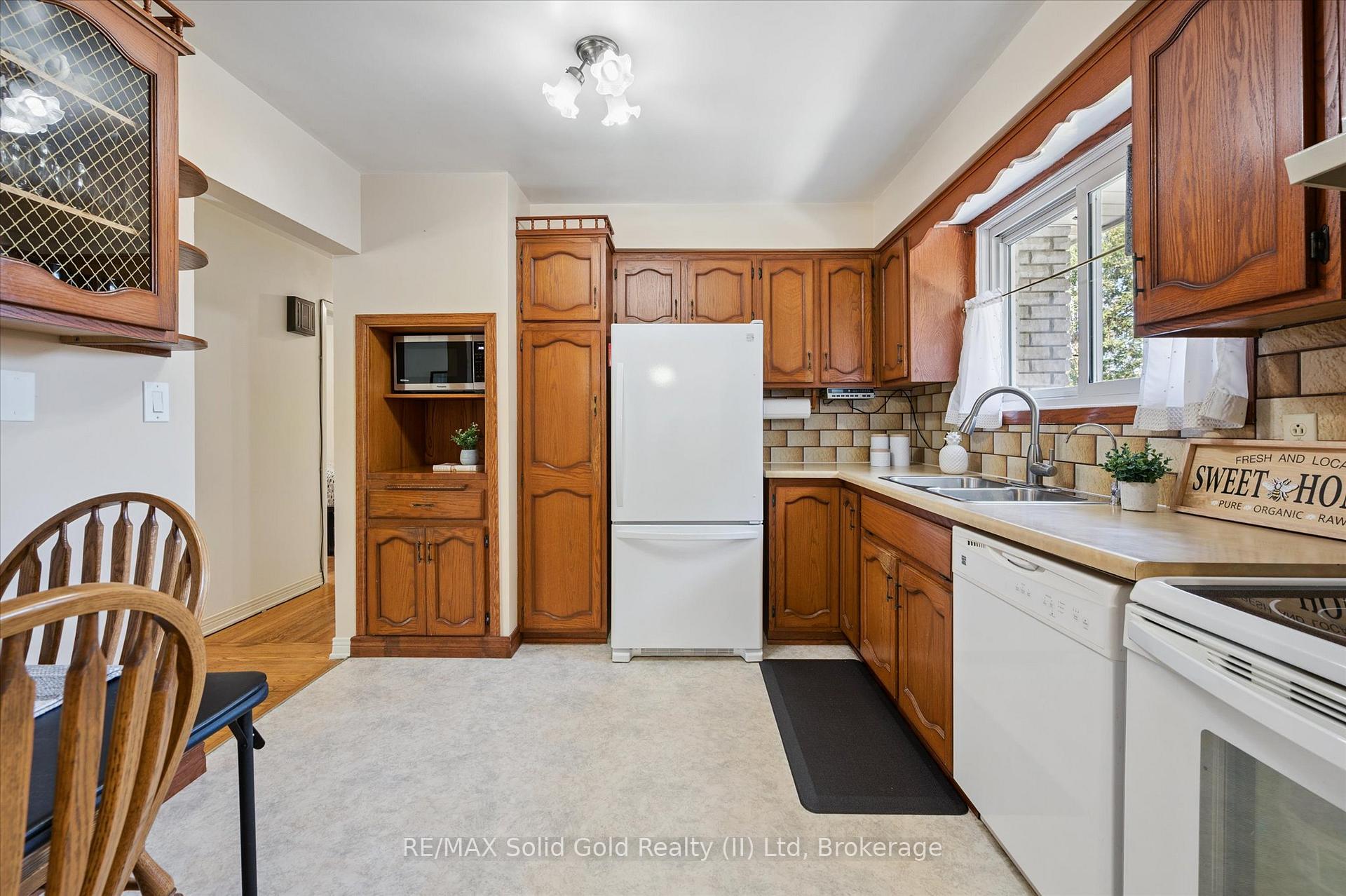 Photo 14 of 32 Lambert Place, Kitchener — HOMEH