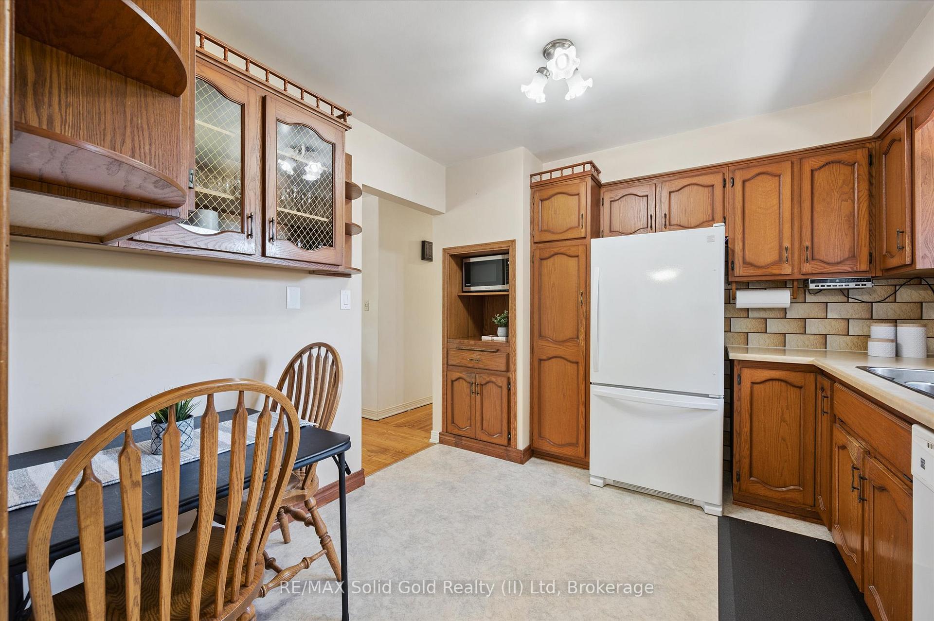 Photo 17 of 32 Lambert Place, Kitchener — HOMEH