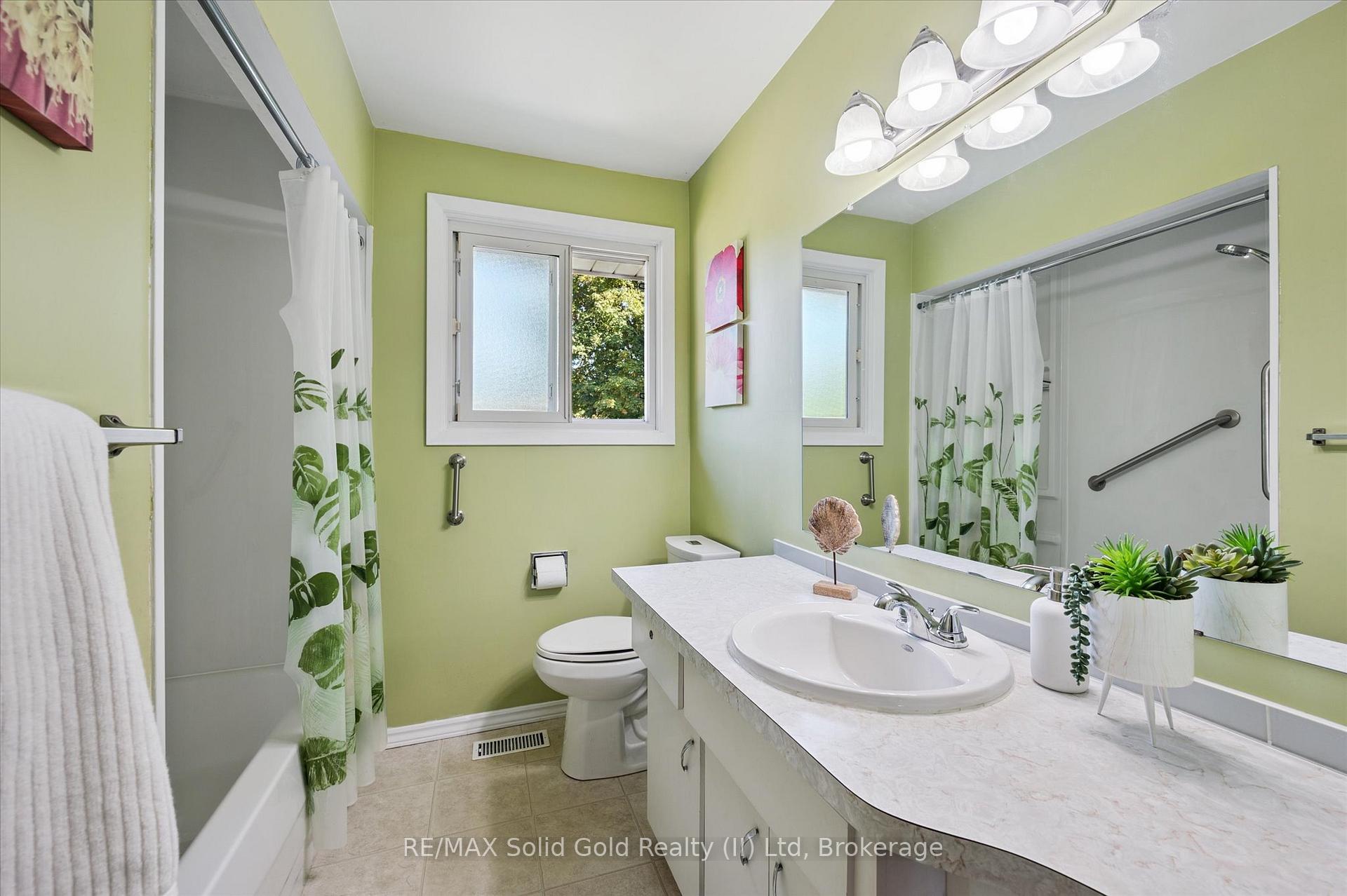 Photo 20 of 32 Lambert Place, Kitchener — HOMEH