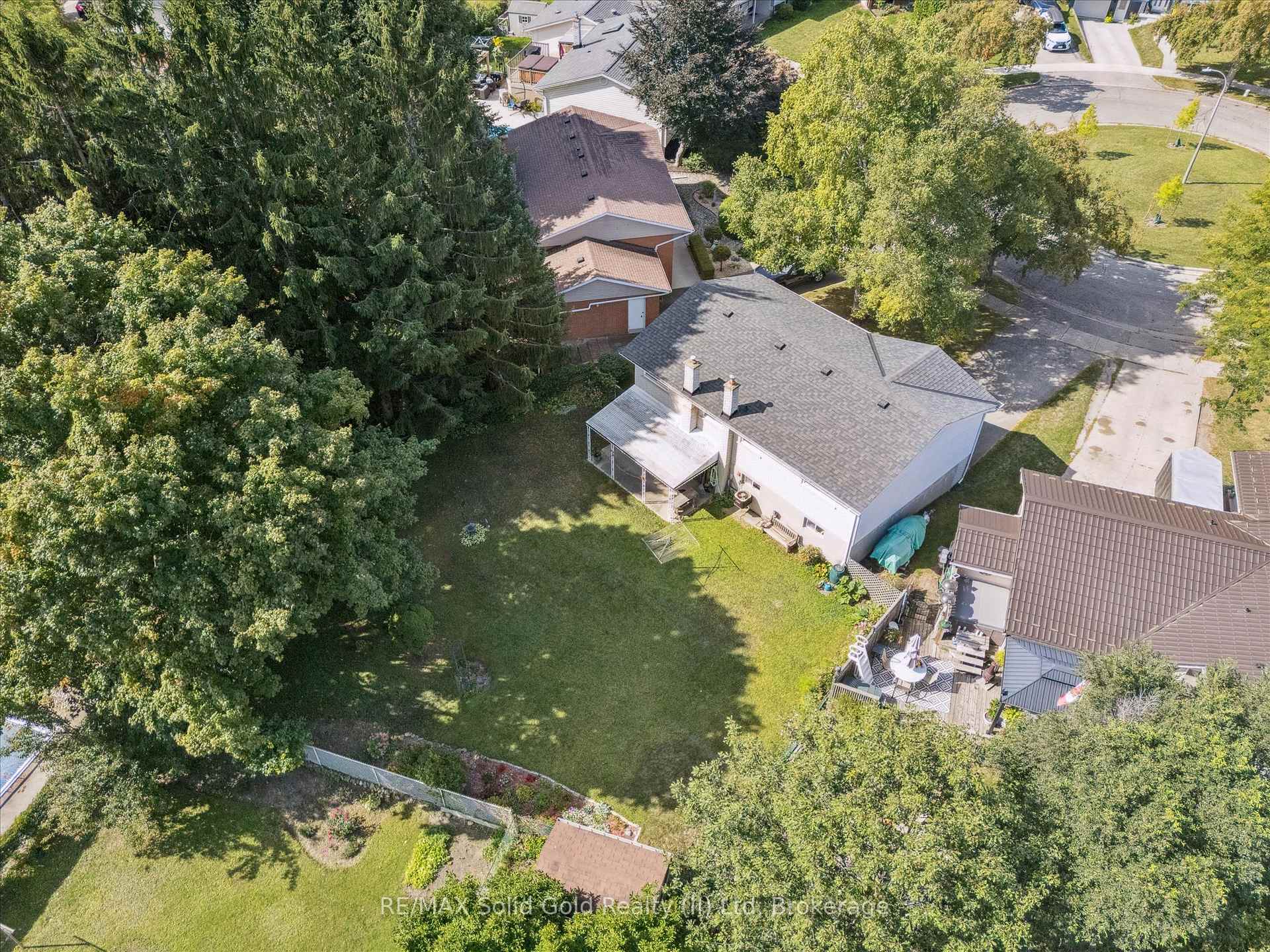 Photo 35 of 32 Lambert Place, Kitchener — HOMEH