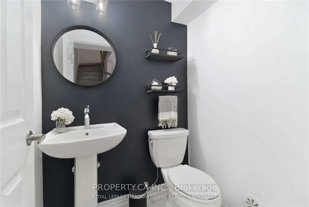 Photo 15 of 1244 Rose Way N, Milton, Cobban — HOMEH