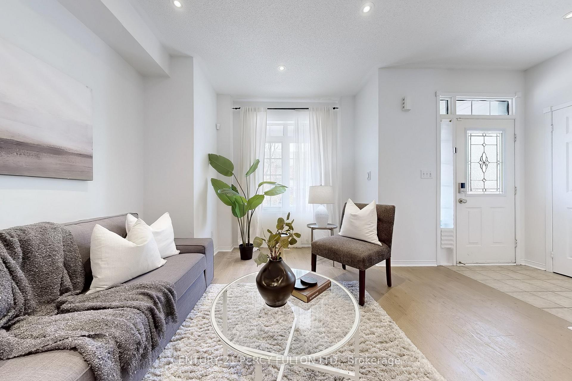 Photo 3 of 43 Dancers Drive, Markham, Angus Glen — HOMEH