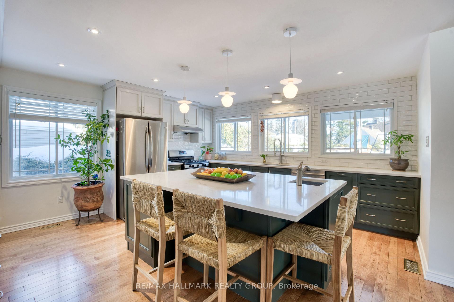 Photo 12 of 170 Wilshire Avenue, Ottawa, Courtland Park — HOMEH