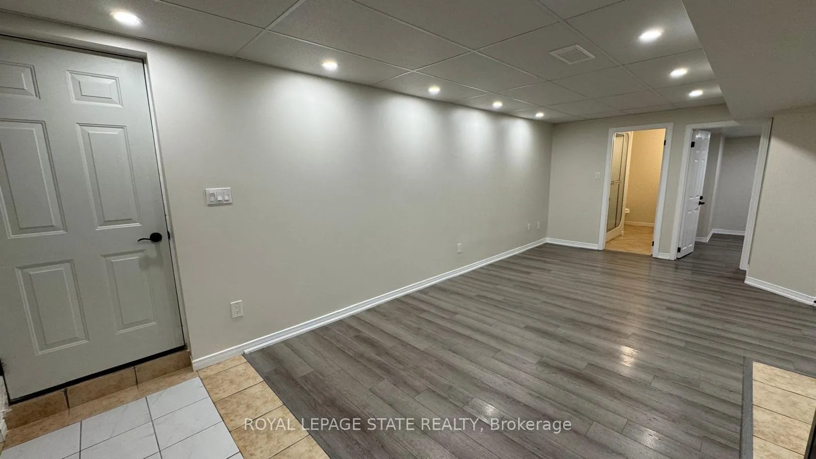 Photo 4 of Unit Bsmt, 59 Bridgeport Crescent, Hamilton, Ancaster — HOMEH