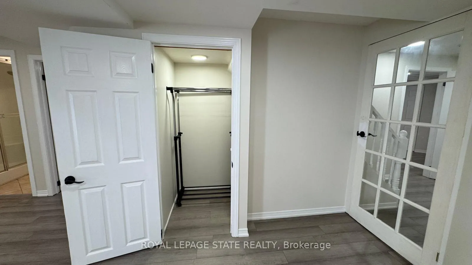 Photo 7 of Unit Bsmt, 59 Bridgeport Crescent, Hamilton, Ancaster — HOMEH