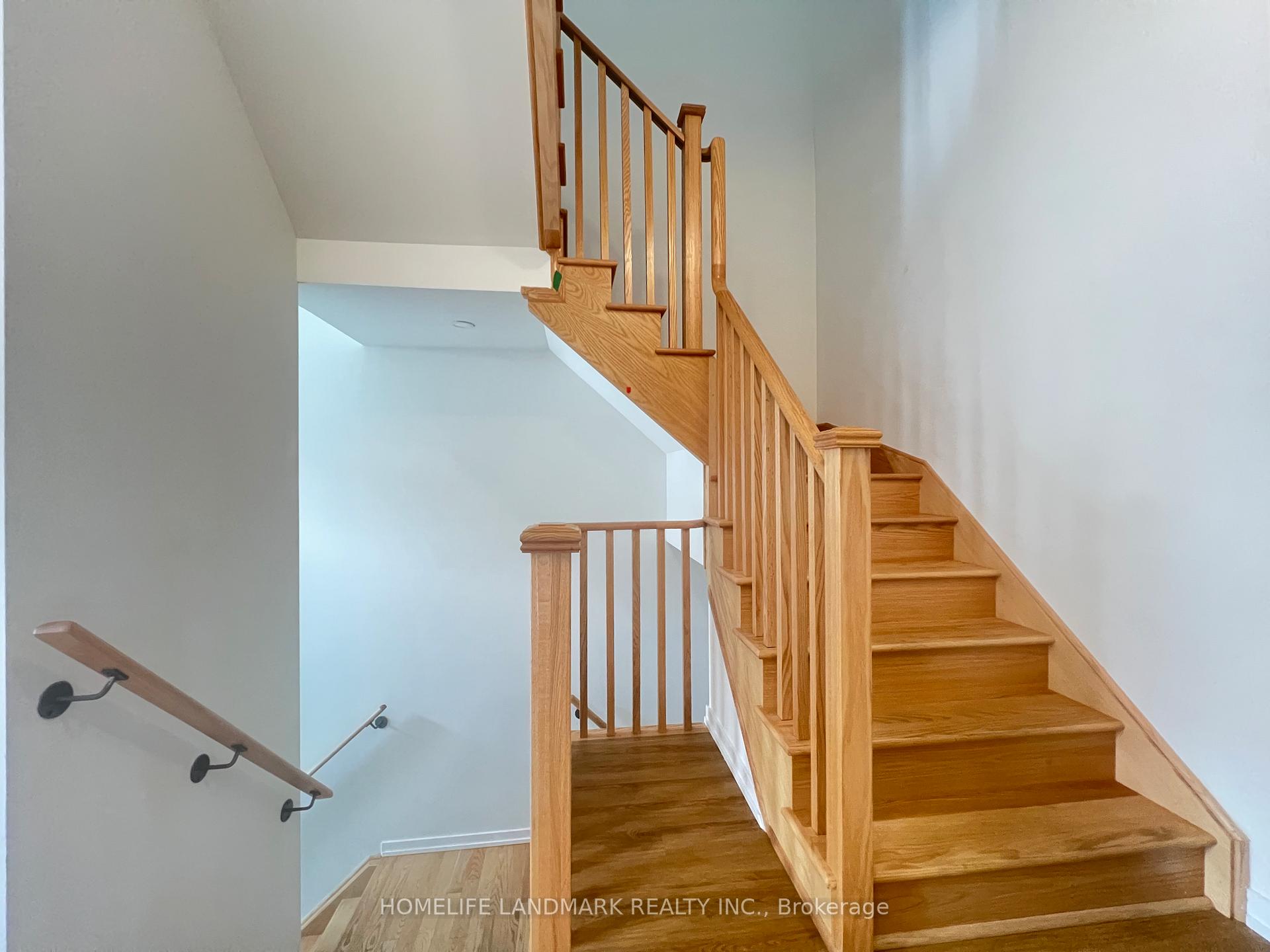 Photo 2 of 74 Pantheon Lane, Markham, Wismer — HOMEH