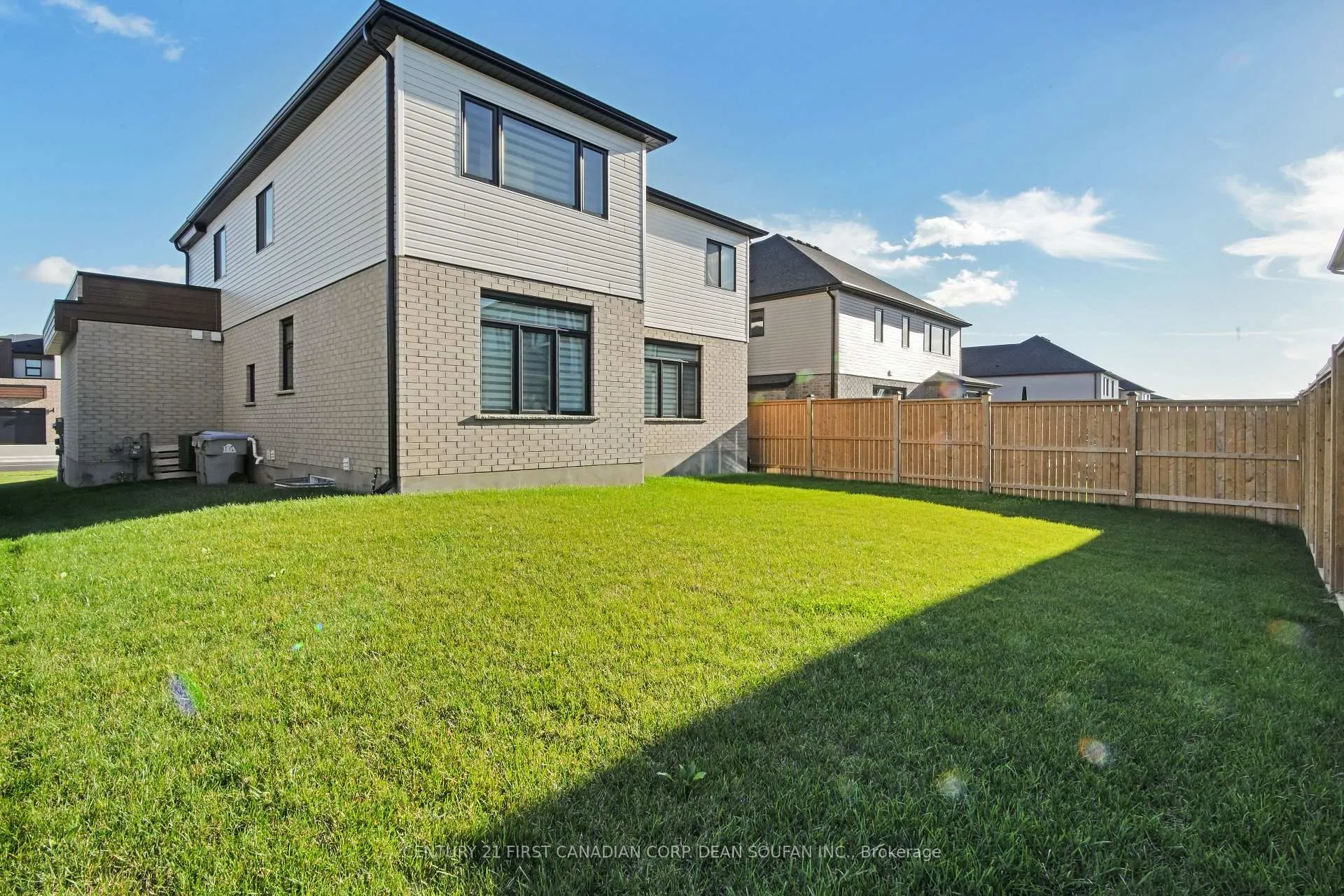 Photo 42 of 102 Daventry Way, Middlesex Centre, Kilworth — HOMEH