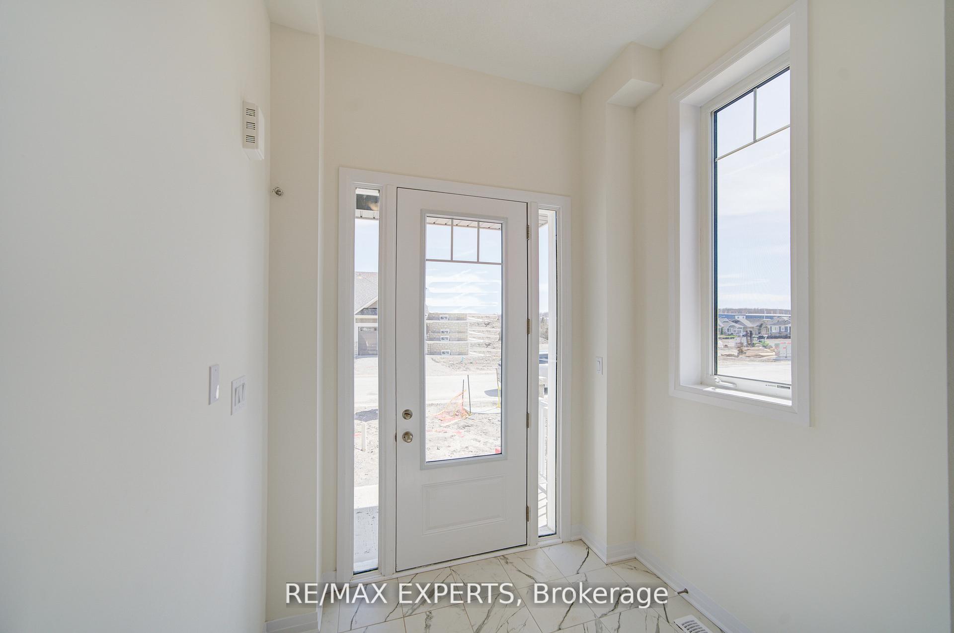 Photo 3 of 564 Hudson Crescent, Midland — HOMEH
