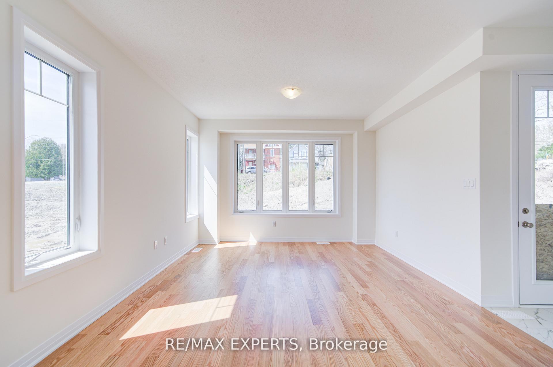 Photo 9 of 564 Hudson Crescent, Midland — HOMEH