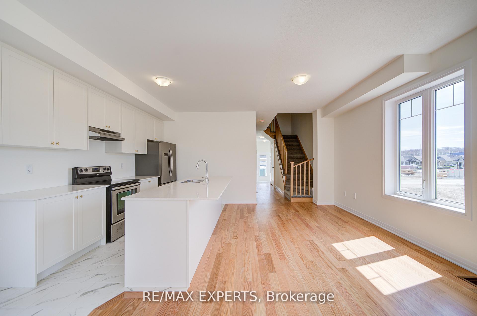 Photo 14 of 564 Hudson Crescent, Midland — HOMEH