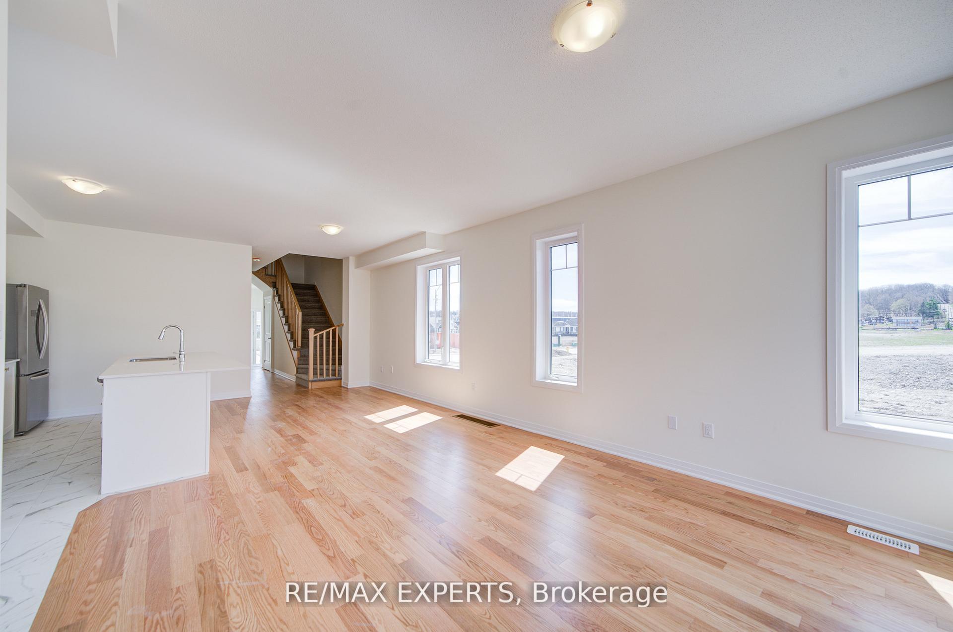 Photo 18 of 564 Hudson Crescent, Midland — HOMEH