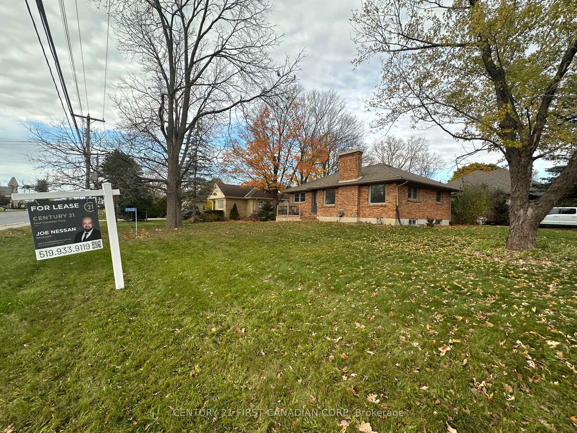 Front of 21528 Richmond Street N