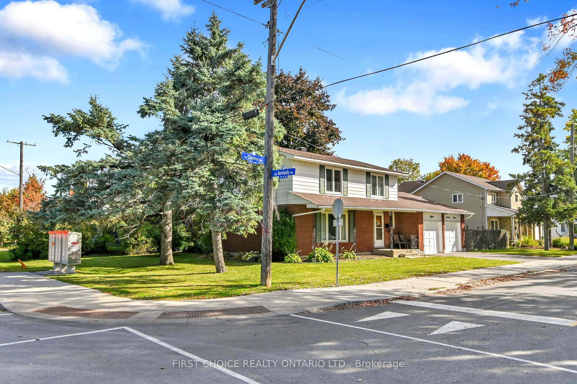 Photo 2 of 1577 Claymor Avenue, Ottawa, Carleton Heights — HOMEH