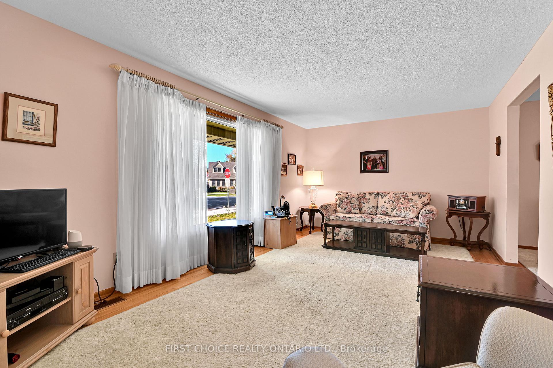 Photo 7 of 1577 Claymor Avenue, Ottawa, Carleton Heights — HOMEH