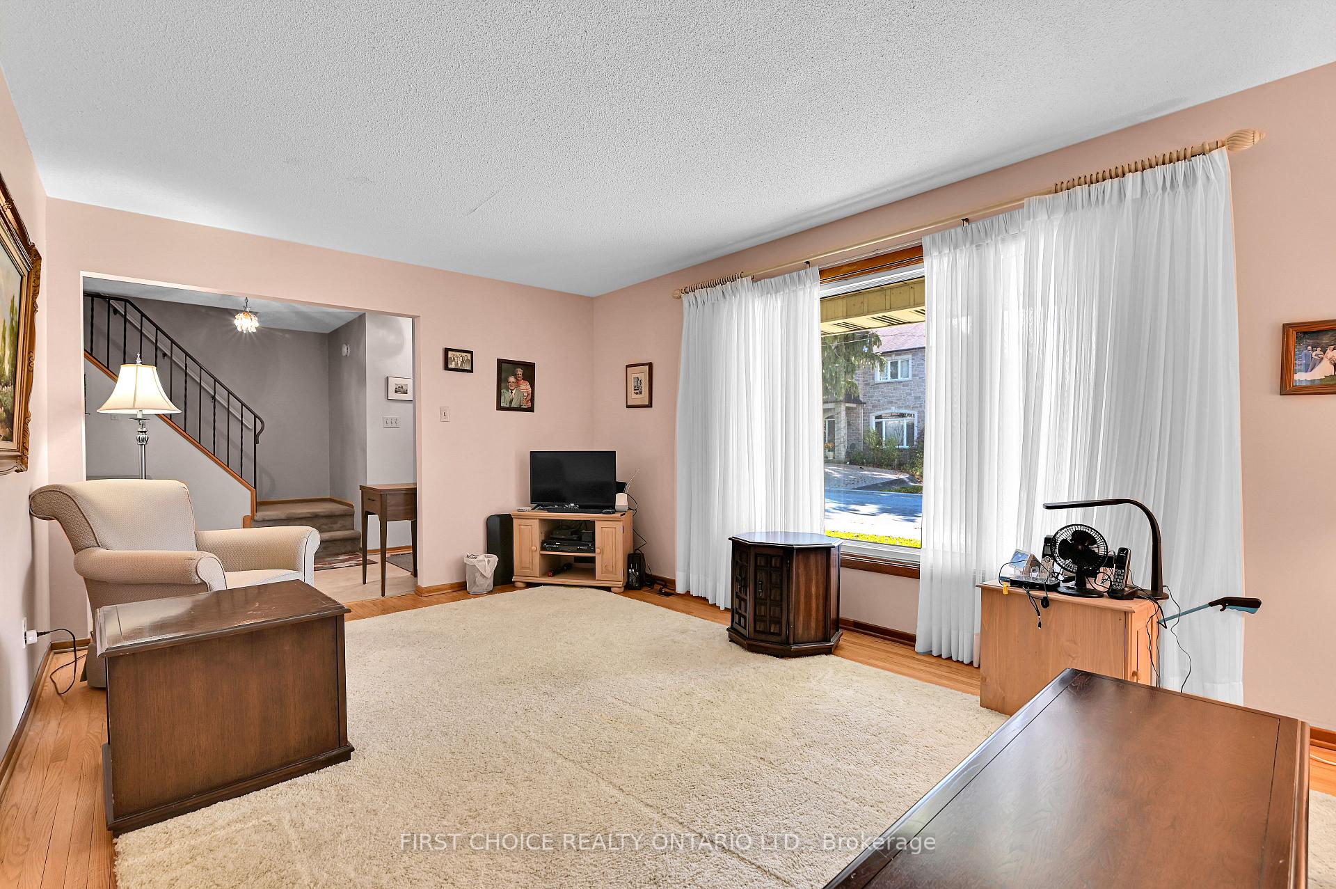 Photo 9 of 1577 Claymor Avenue, Ottawa, Carleton Heights — HOMEH
