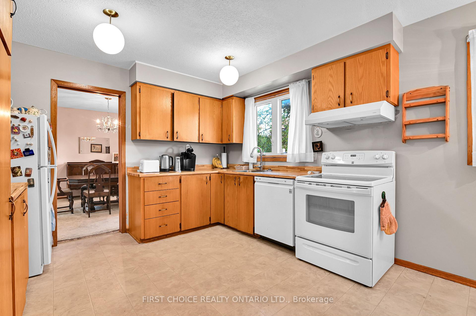 Photo 11 of 1577 Claymor Avenue, Ottawa, Carleton Heights — HOMEH