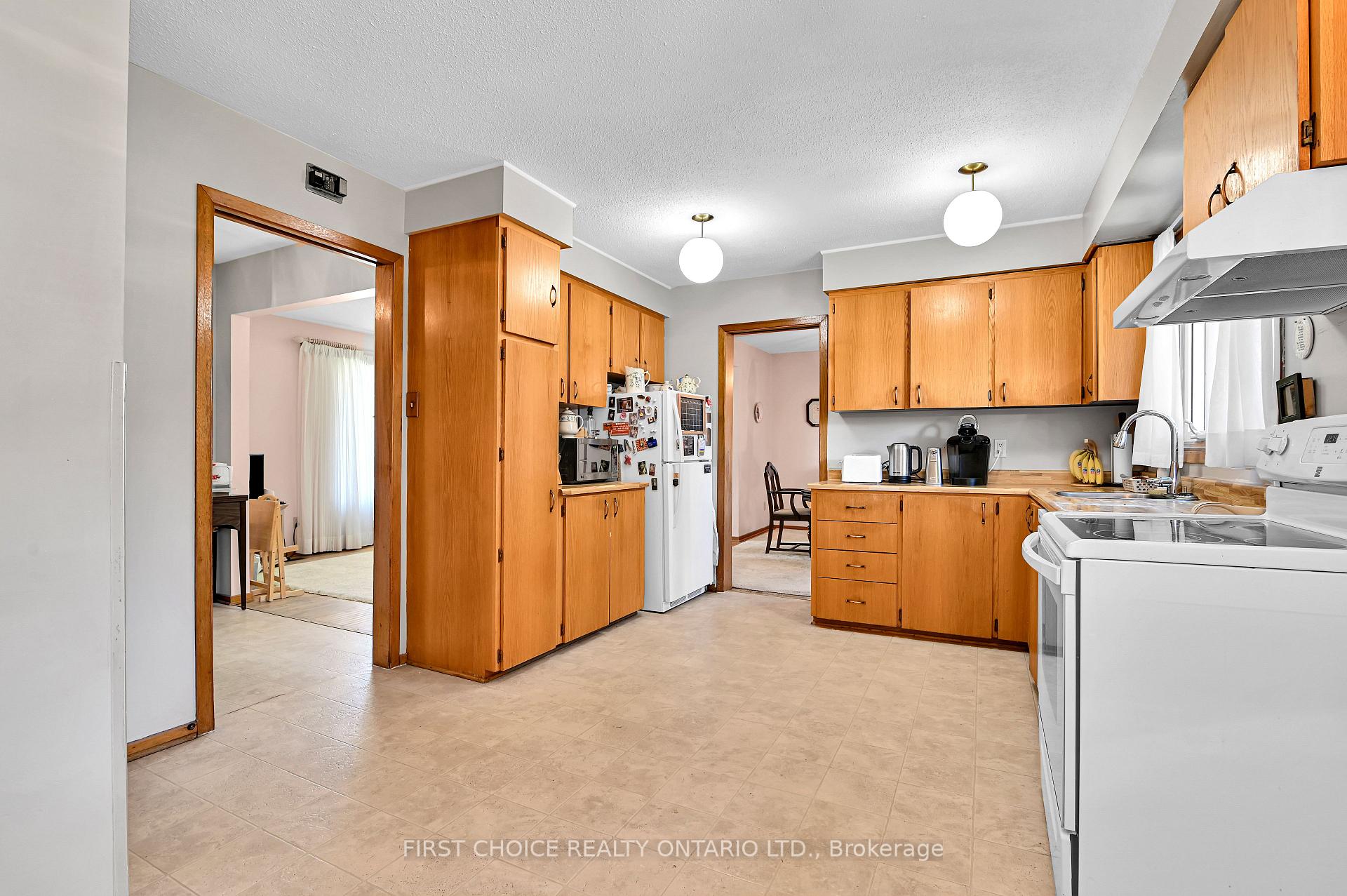 Photo 12 of 1577 Claymor Avenue, Ottawa, Carleton Heights — HOMEH