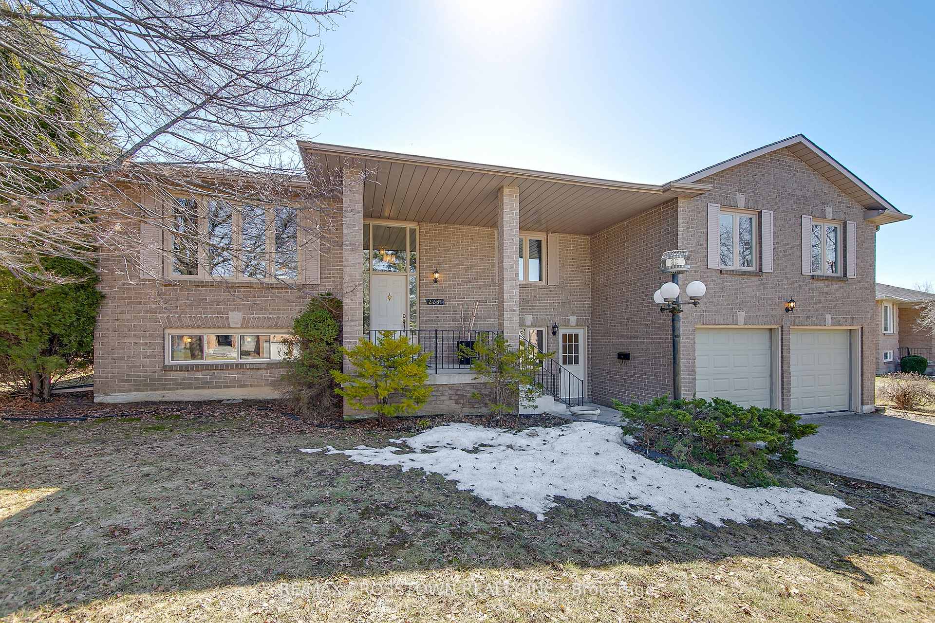 Photo 2 of 2285 Meadowland Street, Innisfil, Churchill — HOMEH