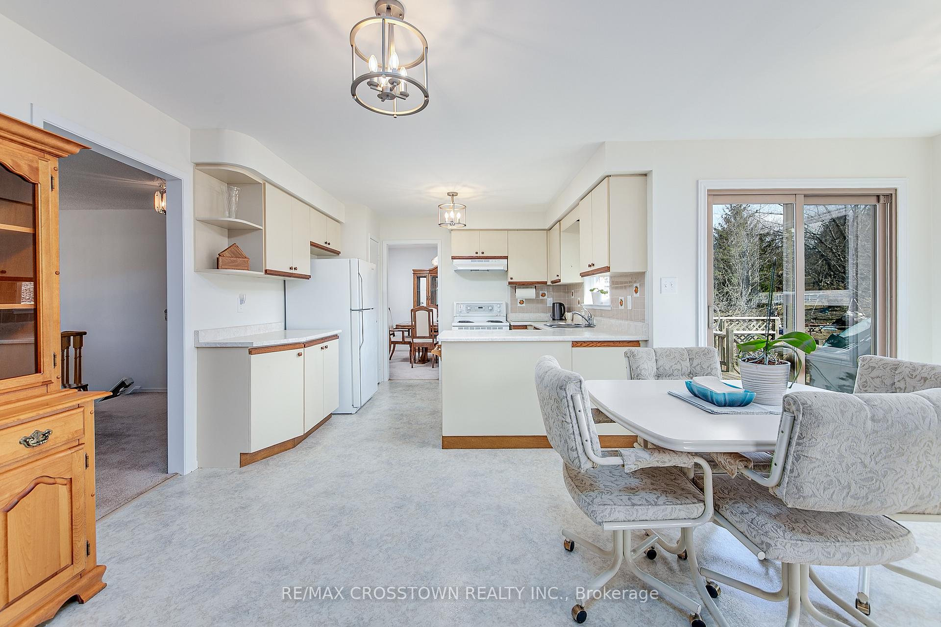 Photo 11 of 2285 Meadowland Street, Innisfil, Churchill — HOMEH