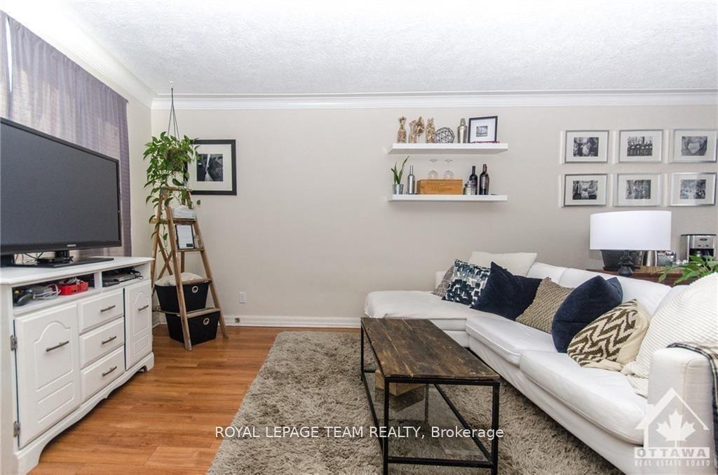 Photo 3 of 1344 Normandy Crescent, Ottawa, Carleton Heights — HOMEH