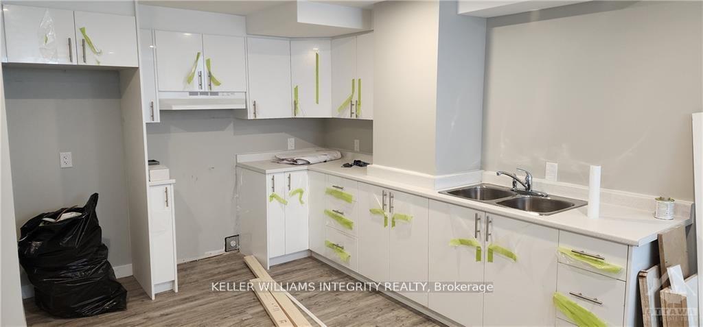 Photo 4 of Unit B, 264 Ponderosa Street, Ottawa, Kanata - Emerald Meadows/Trailwest — HOMEH