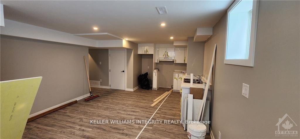 Photo 6 of Unit B, 264 Ponderosa Street, Ottawa, Kanata - Emerald Meadows/Trailwest — HOMEH
