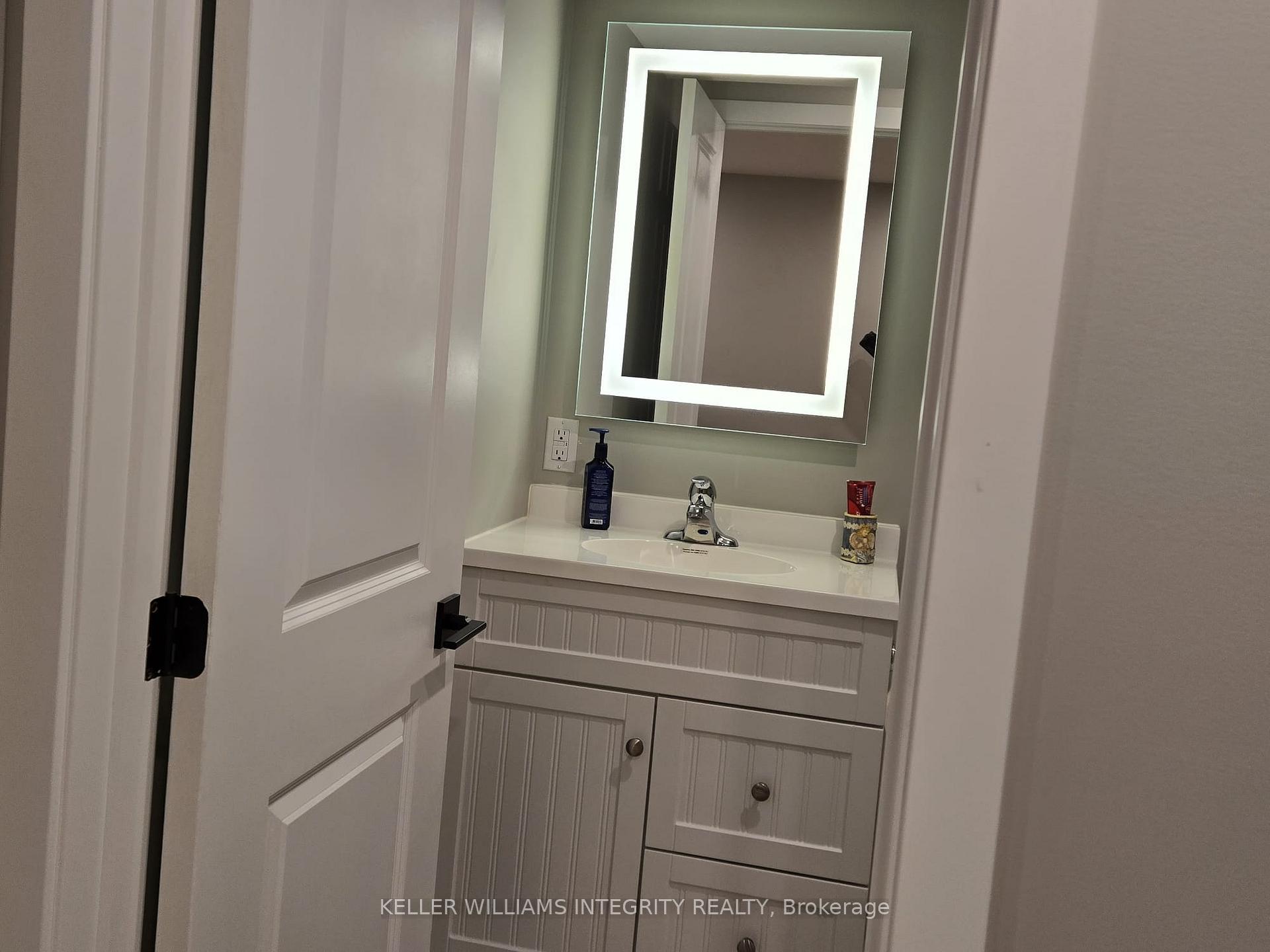 Photo 16 of Unit B, 264 Ponderosa Street, Ottawa, Kanata - Emerald Meadows/Trailwest — HOMEH