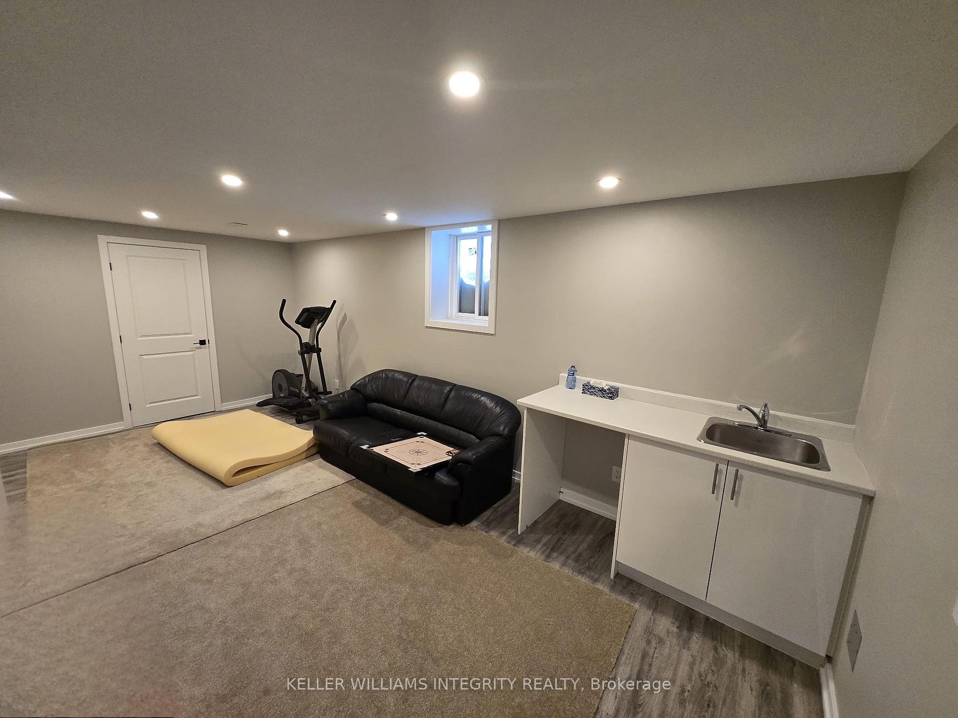 Photo 17 of Unit B, 264 Ponderosa Street, Ottawa, Kanata - Emerald Meadows/Trailwest — HOMEH