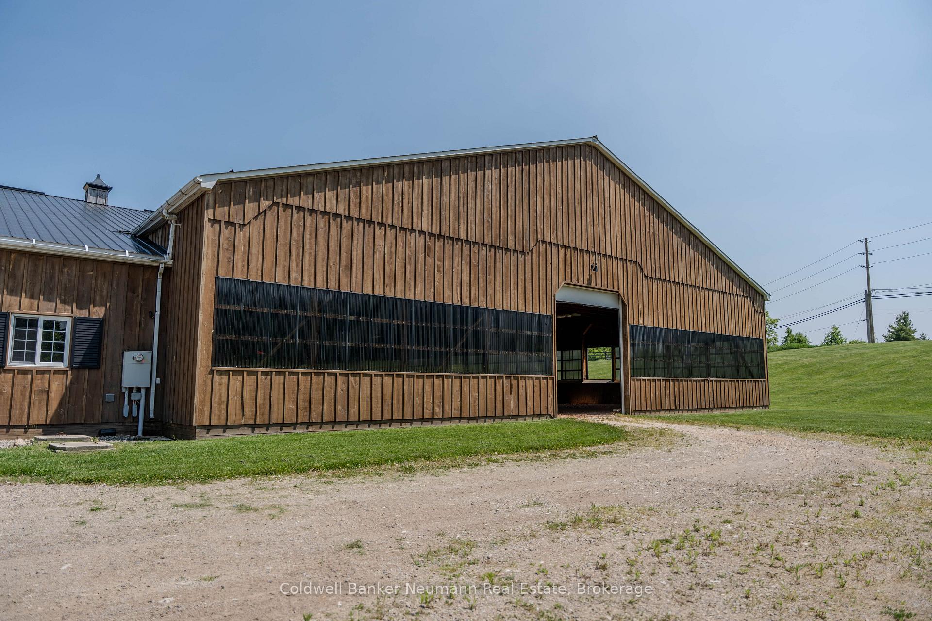 Photo 4 of 10553 Guelph Line, Milton, Rural Milton West — HOMEH