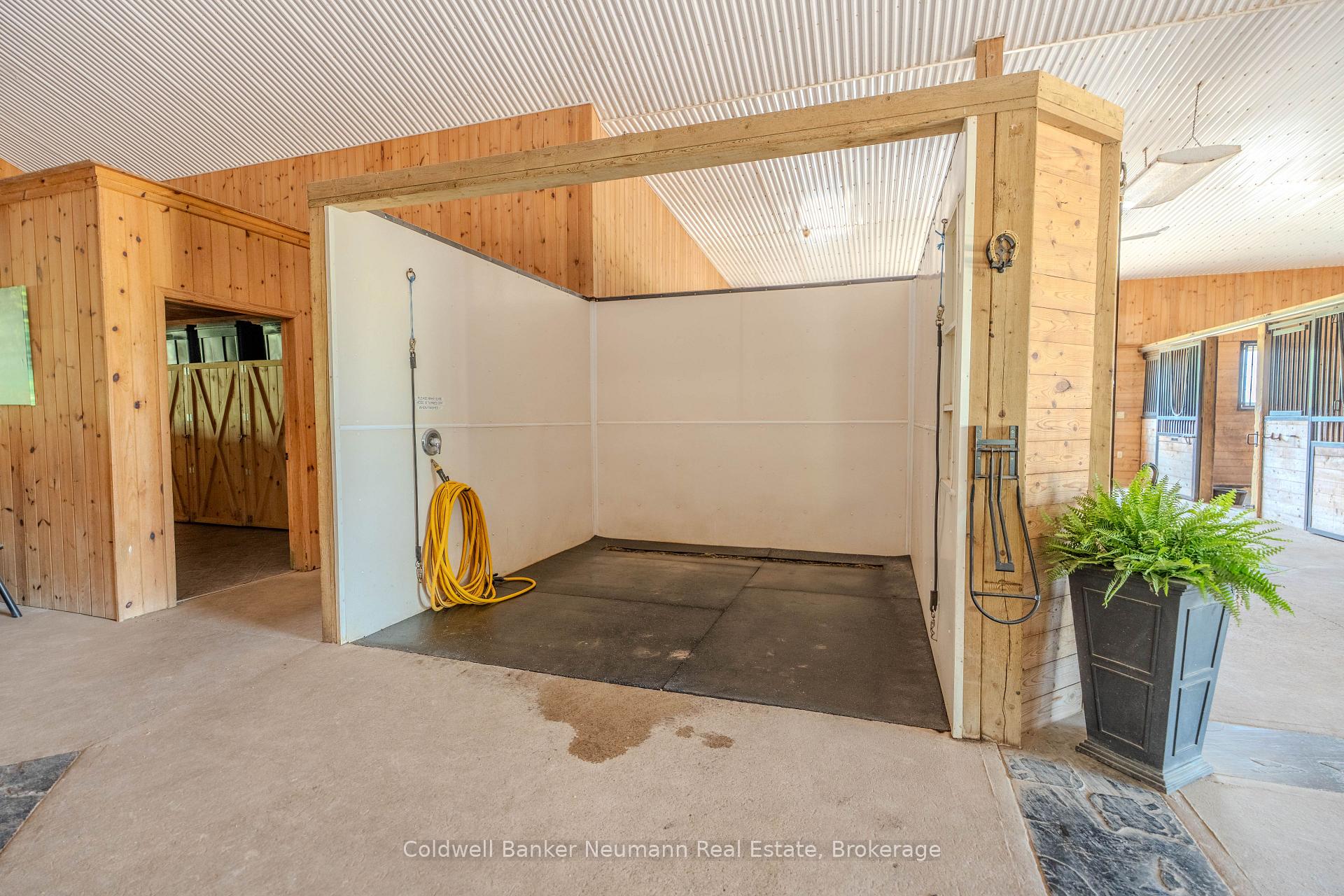 Photo 14 of 10553 Guelph Line, Milton, Rural Milton West — HOMEH