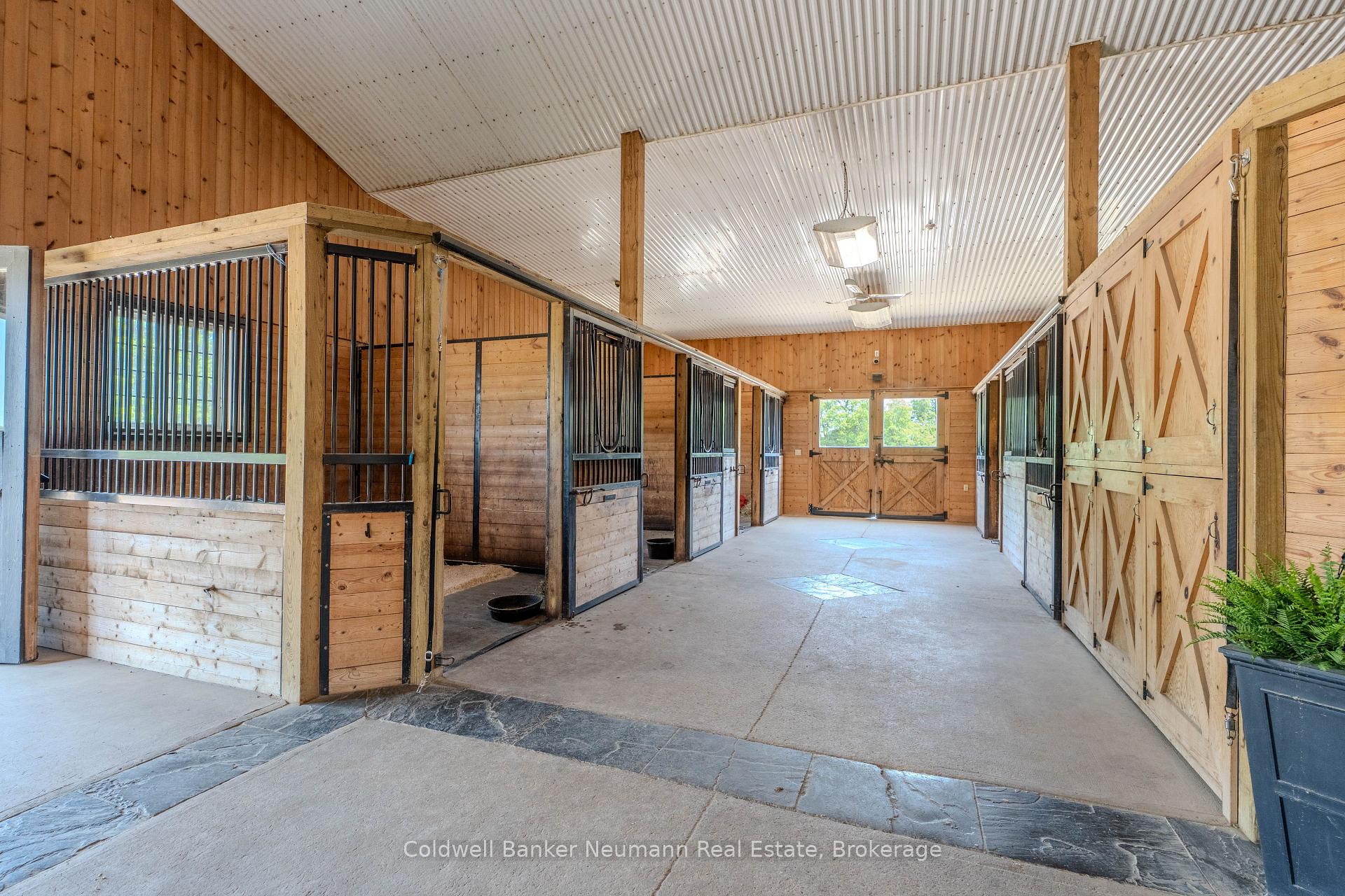 Photo 17 of 10553 Guelph Line, Milton, Rural Milton West — HOMEH
