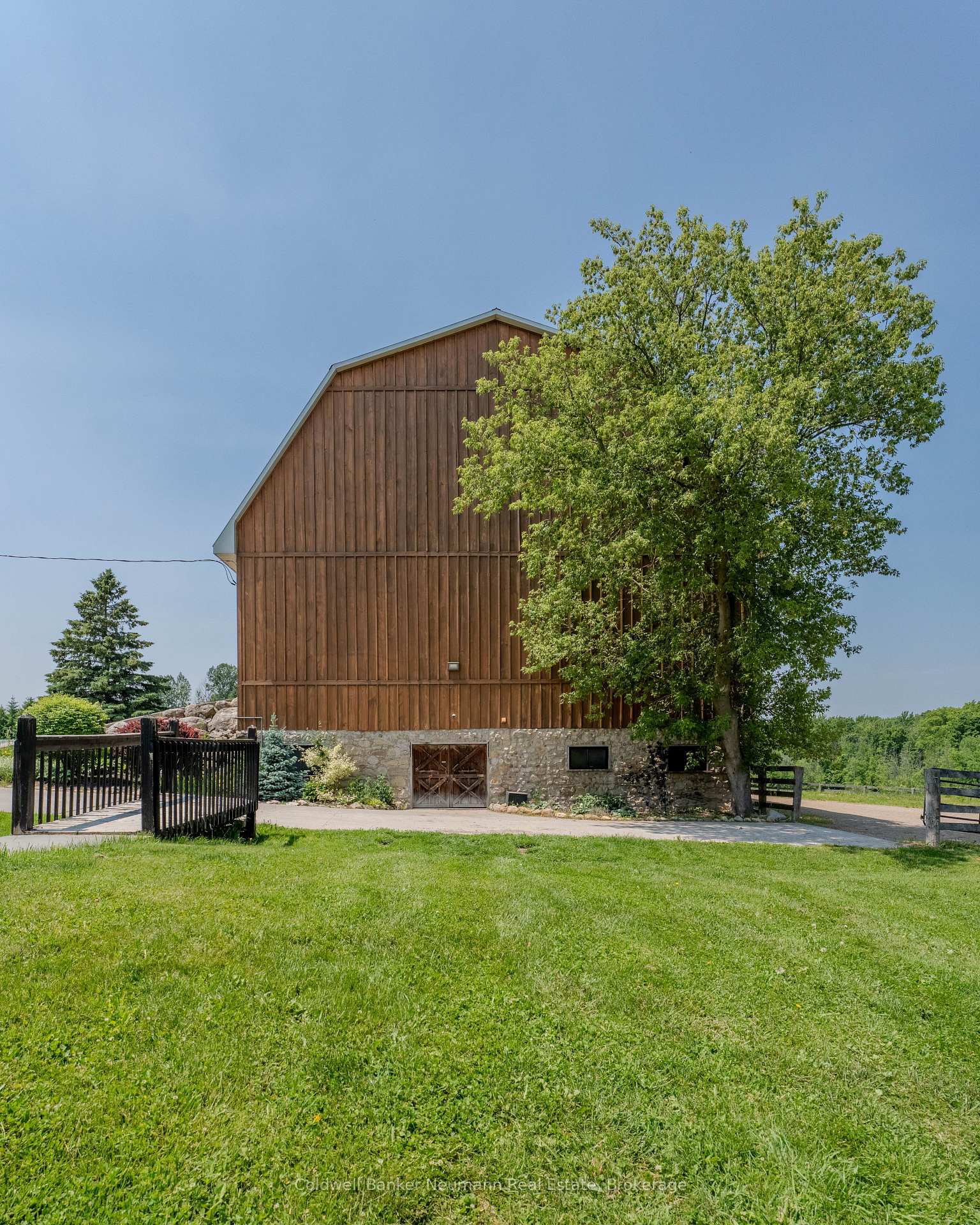 Photo 48 of 10553 Guelph Line, Milton, Rural Milton West — HOMEH