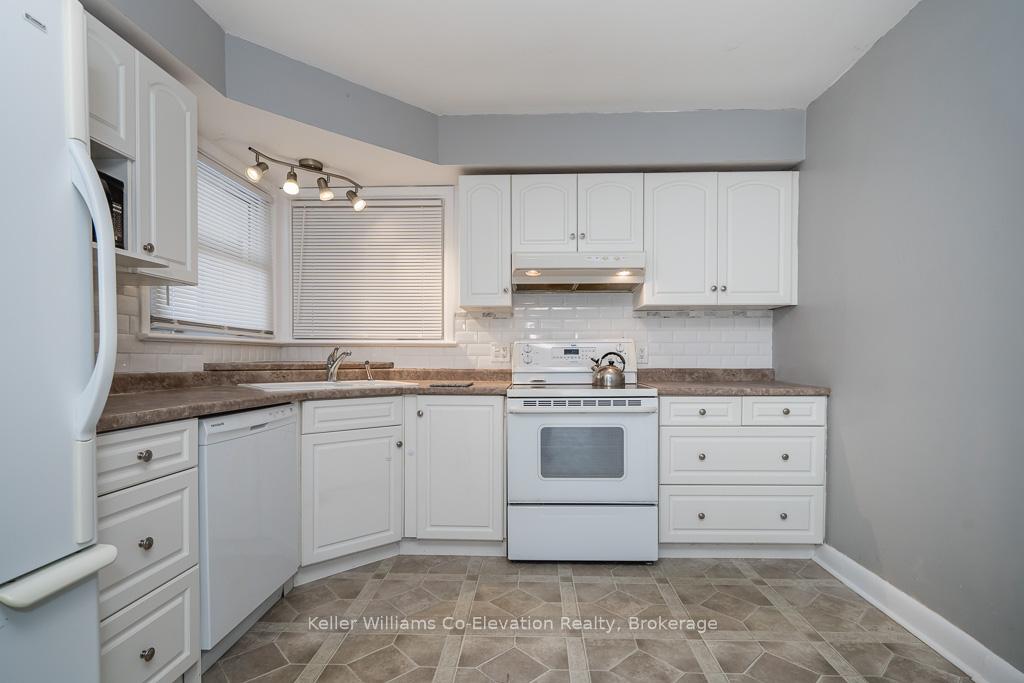 Photo 3 of 162 Lindsay Street, Midland — HOMEH