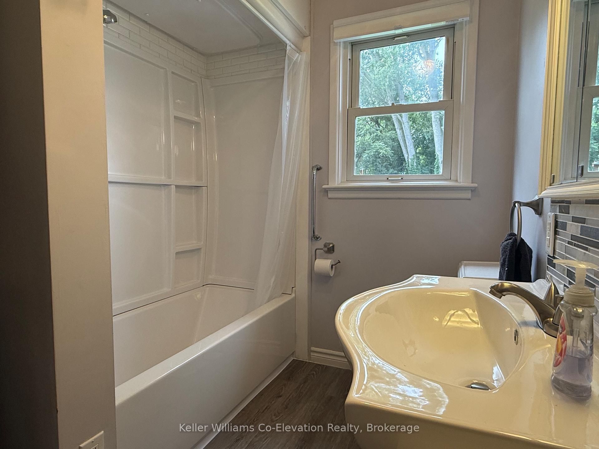 Photo 14 of 162 Lindsay Street, Midland — HOMEH