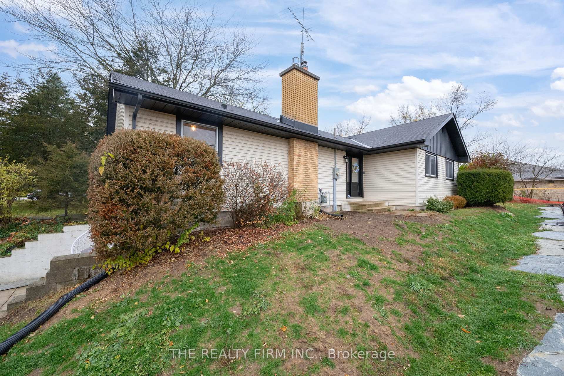 Front of 179 Valleyview Drive