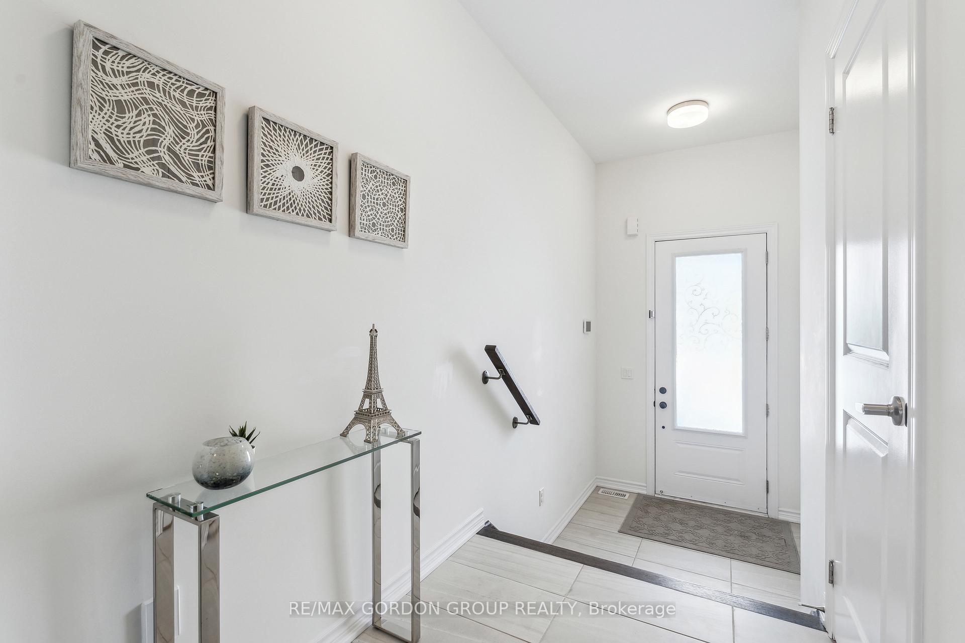 Photo 4 of 1461 Blackmore Street, Innisfil, Alcona — HOMEH
