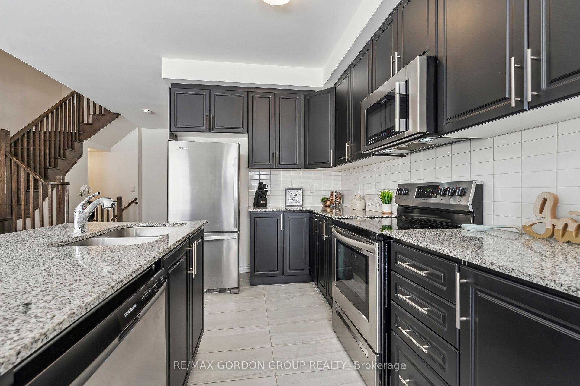 Photo 13 of 1461 Blackmore Street, Innisfil, Alcona — HOMEH